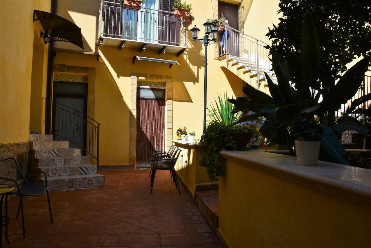 B&B Il Melograno Antico Con Terrazza E Giardino Agrigento Ngoại thất bức ảnh